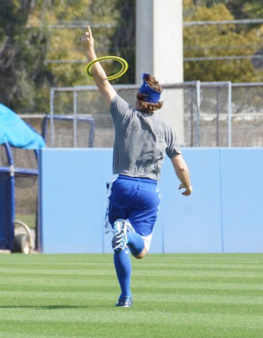 Frisbee for RA Dickey, and the Jays need to make a run at #1 this year.  Wouldn't that be nice. (EDDIE MICHELS PHOTO)