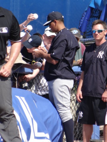 ARod, the good sport, signing for the fans (EDDIE MICHELS PHOTO)