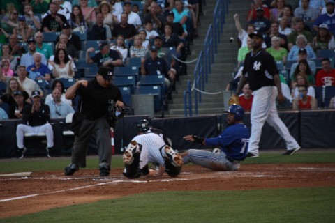 Blue Jays Devon Travis was gunned down at home by  Yankee shortstop Di Di Gregorius. (EDDIE MICHELS PHOTO)