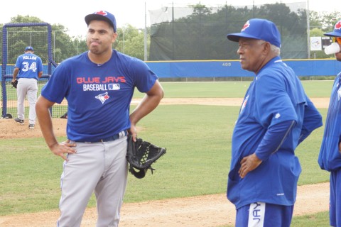 Romero Chats with Sandy Alomar Sr. after his last live hitter session 4-25-15 (EDDIE MICHELS PHOTO)