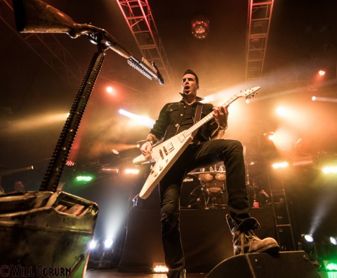 Tyler Connolly - Theory of a Deadman (Will Ogburn photo)